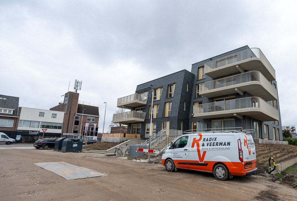 Radix en veerman busjes gebouw